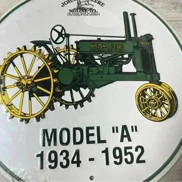 JOHN DEERE TRACTOR MODEL A 1934-1952 WHITE TIN ADVERTISING SIGN 12" ROUND - Picture 2 of 6